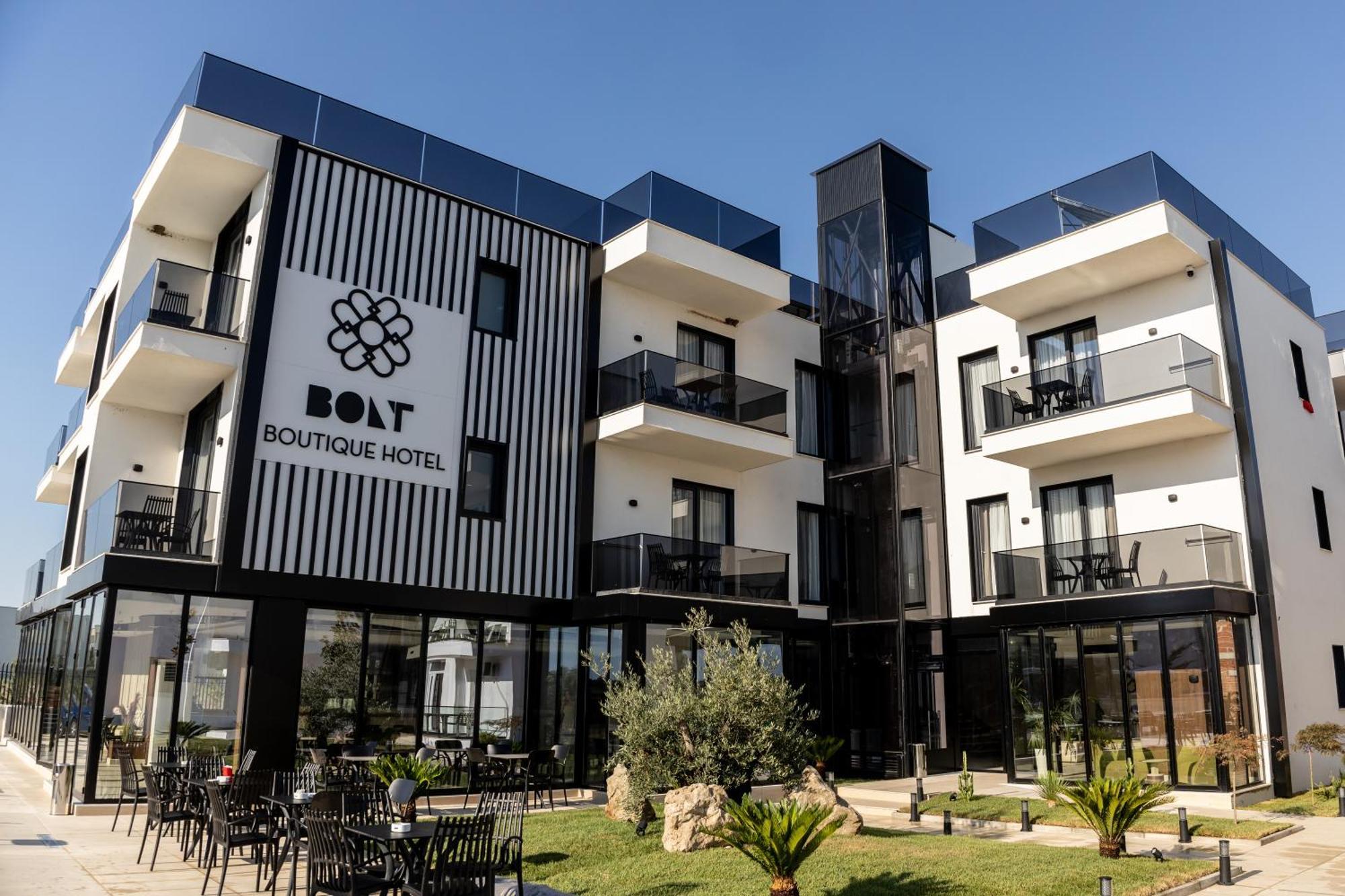 Bolt Boutique Hotel Lezhe Bagian luar foto