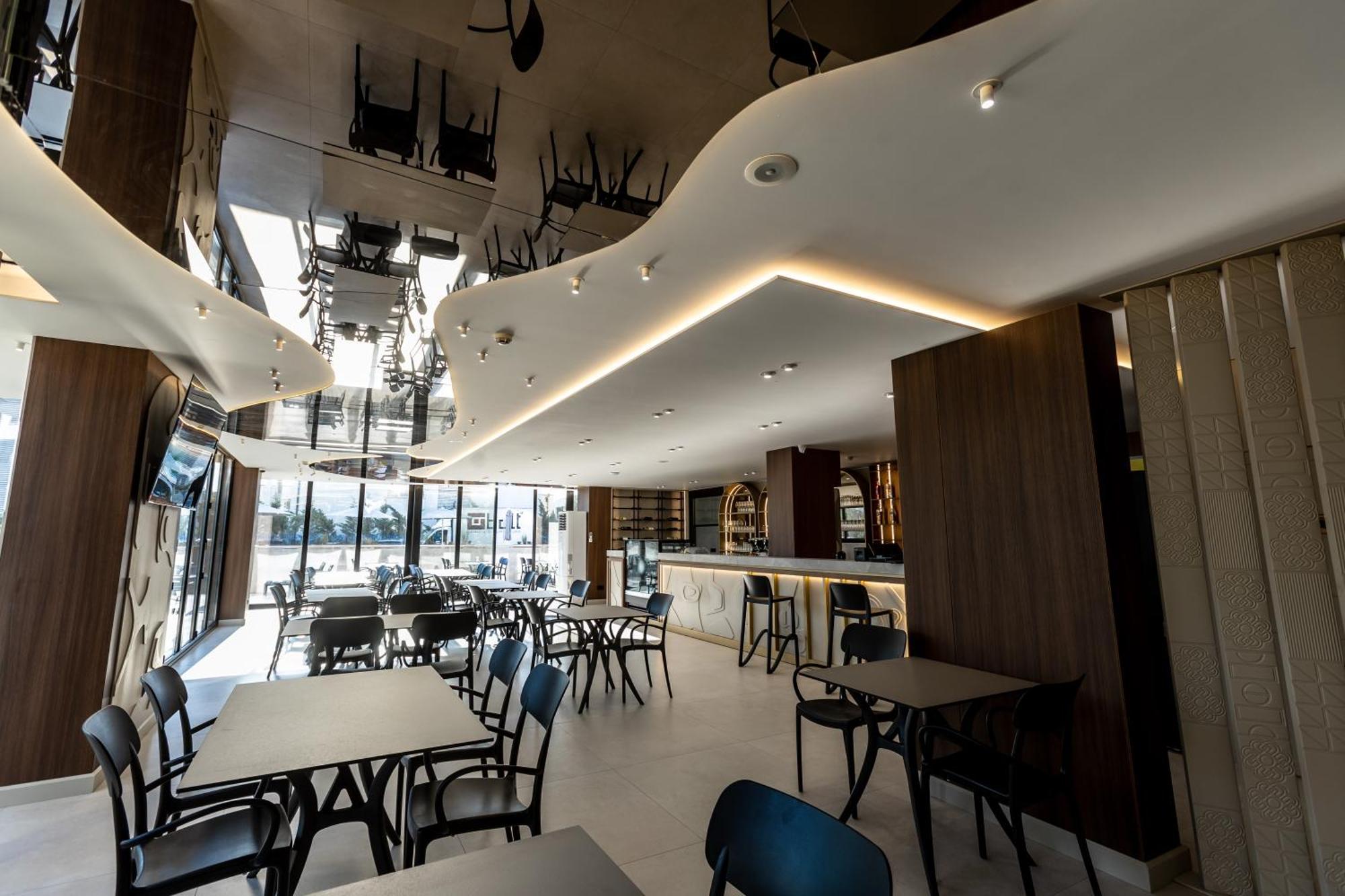 Bolt Boutique Hotel Lezhe Bagian luar foto