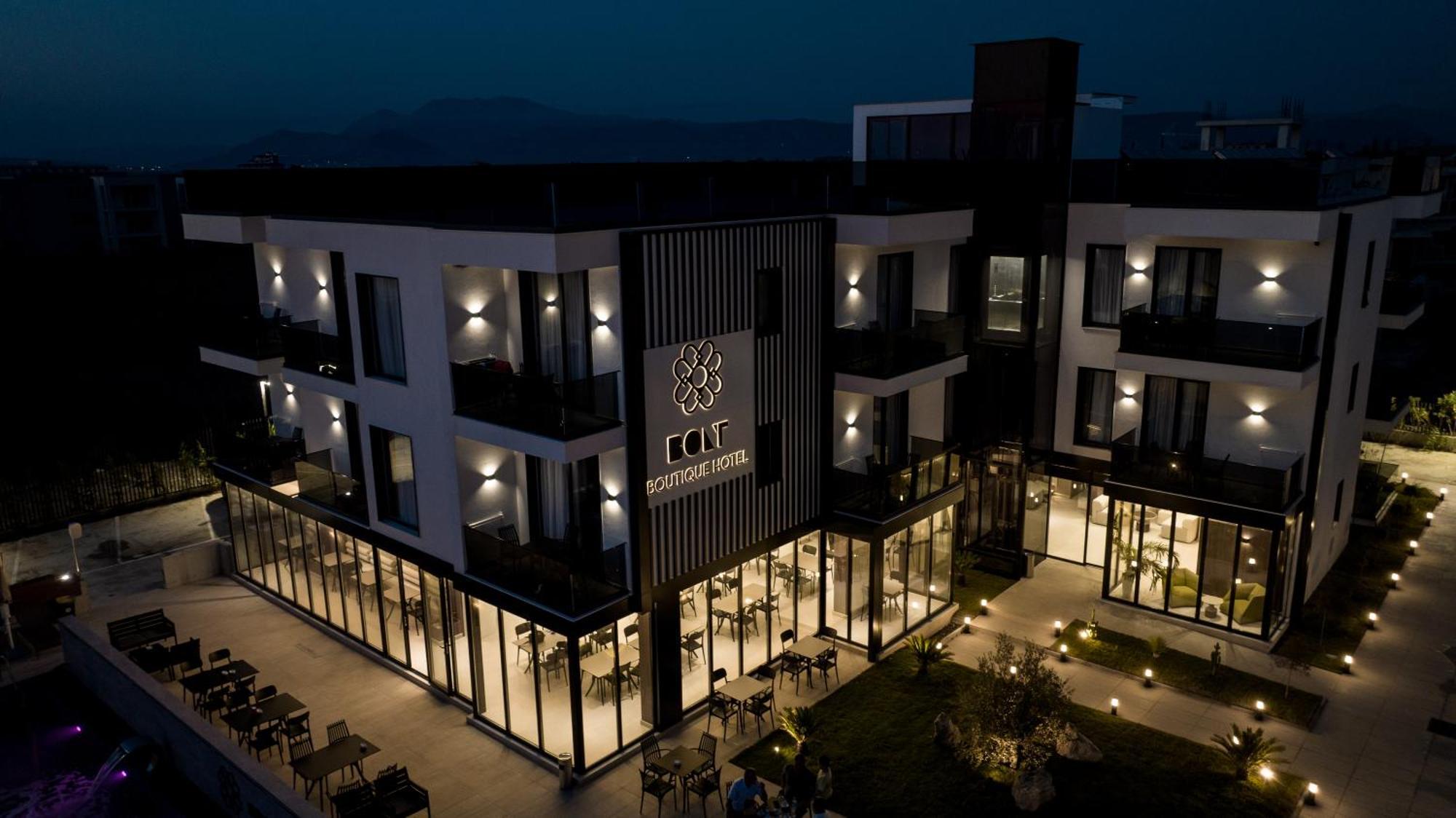 Bolt Boutique Hotel Lezhe Bagian luar foto