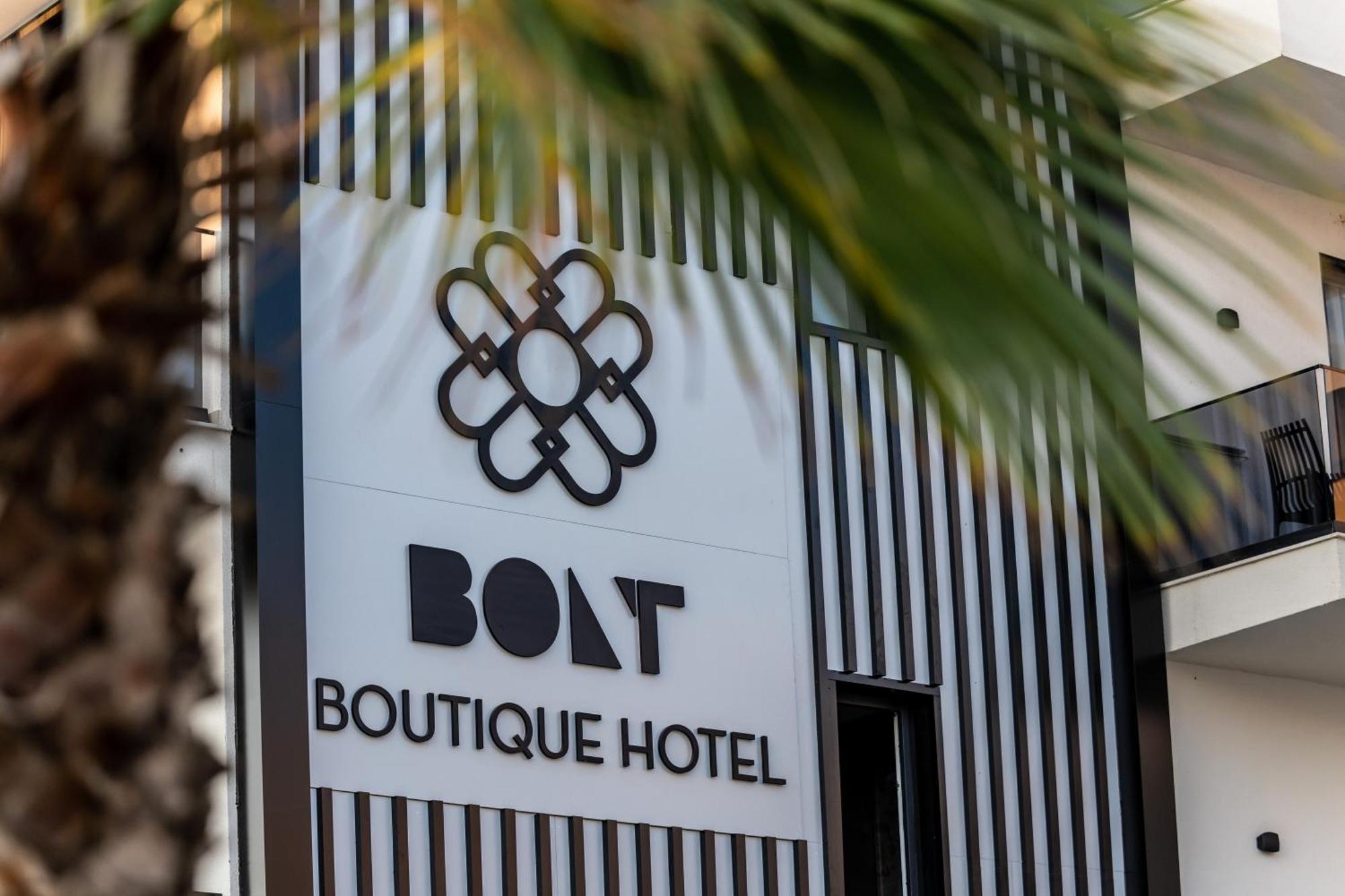 Bolt Boutique Hotel Lezhe Bagian luar foto