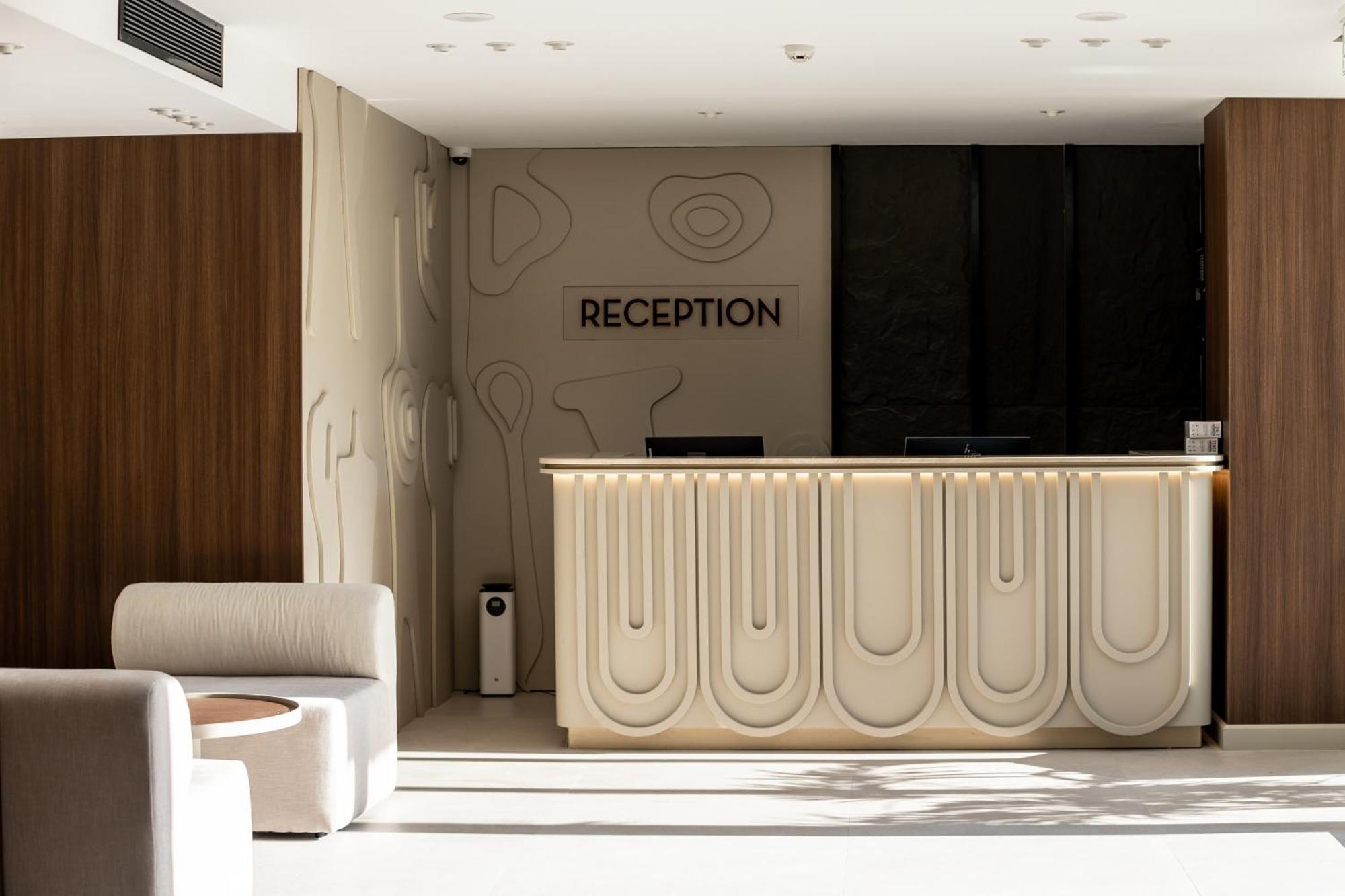 Bolt Boutique Hotel Lezhe Bagian luar foto