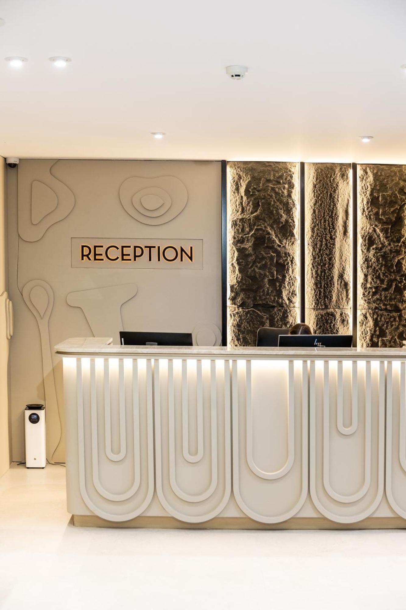 Bolt Boutique Hotel Lezhe Bagian luar foto
