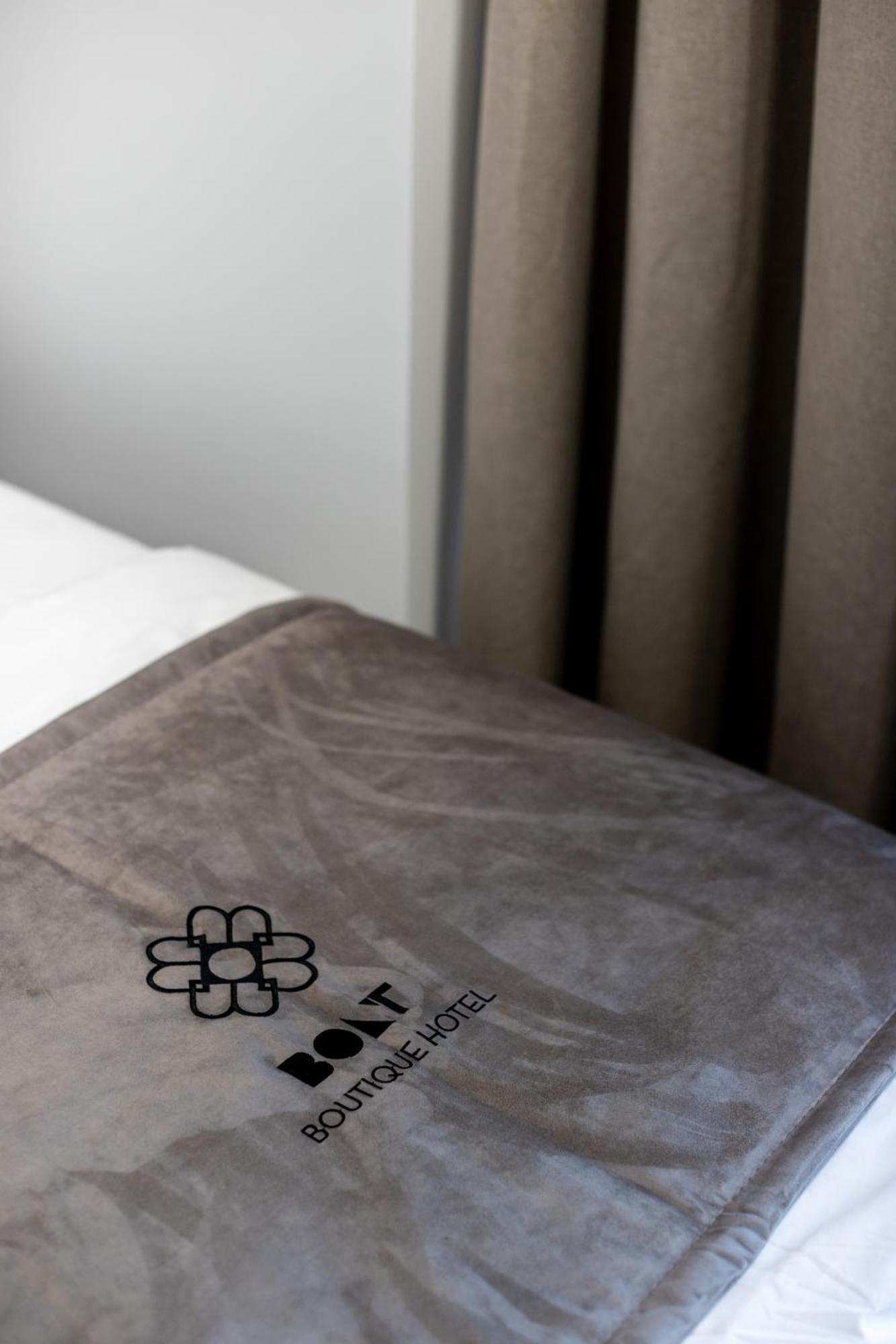 Bolt Boutique Hotel Lezhe Bagian luar foto