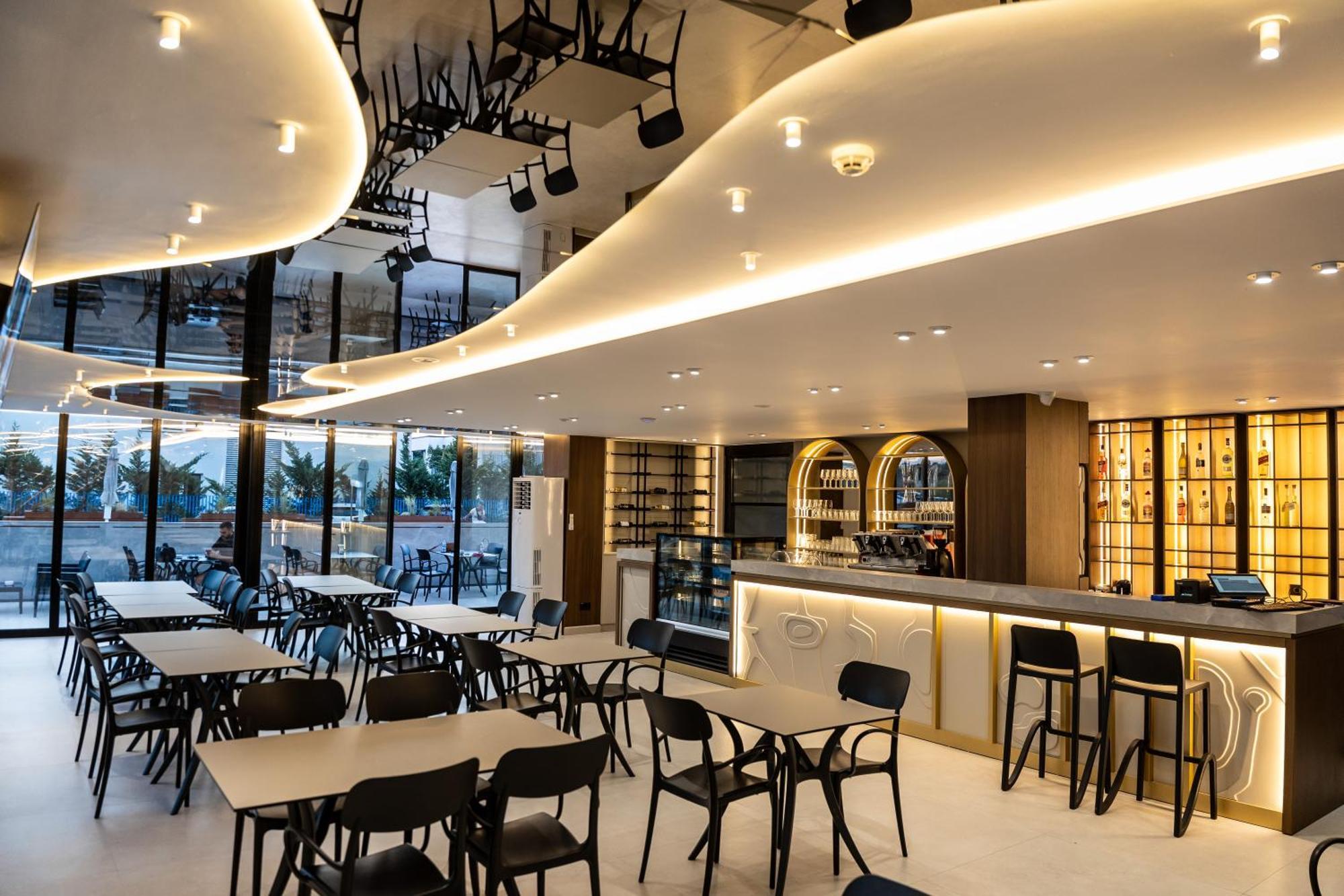 Bolt Boutique Hotel Lezhe Bagian luar foto