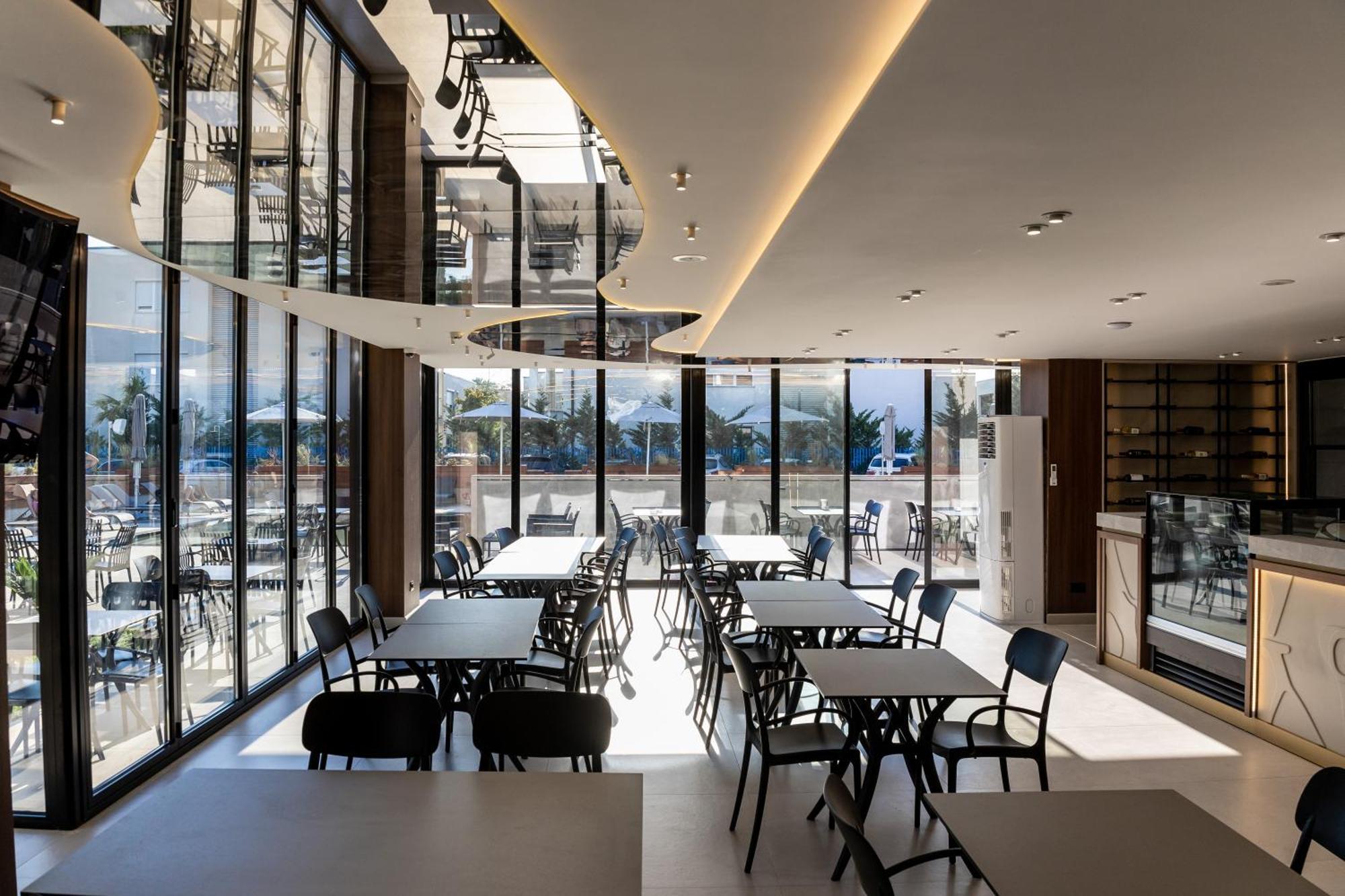 Bolt Boutique Hotel Lezhe Bagian luar foto