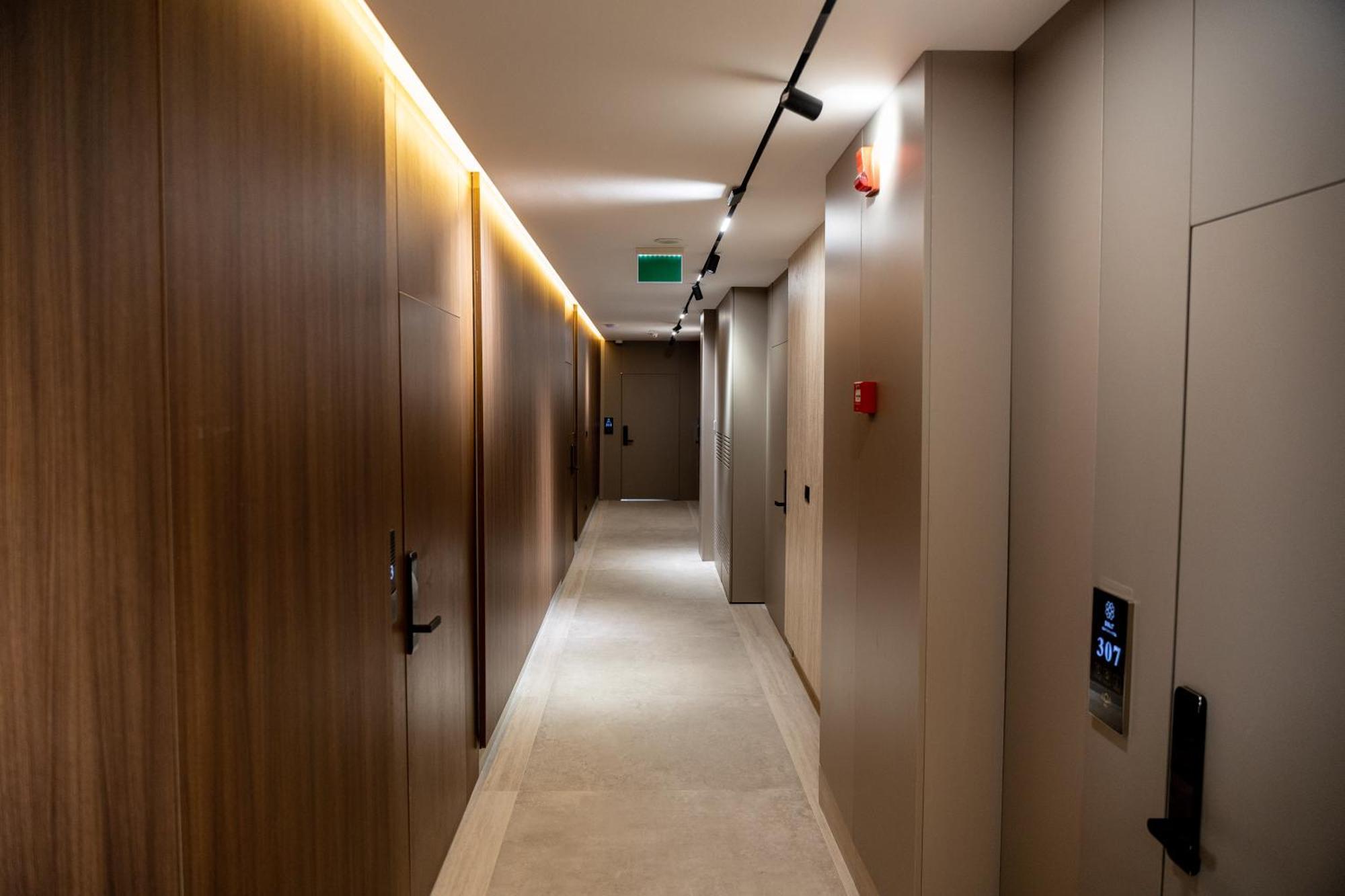 Bolt Boutique Hotel Lezhe Bagian luar foto