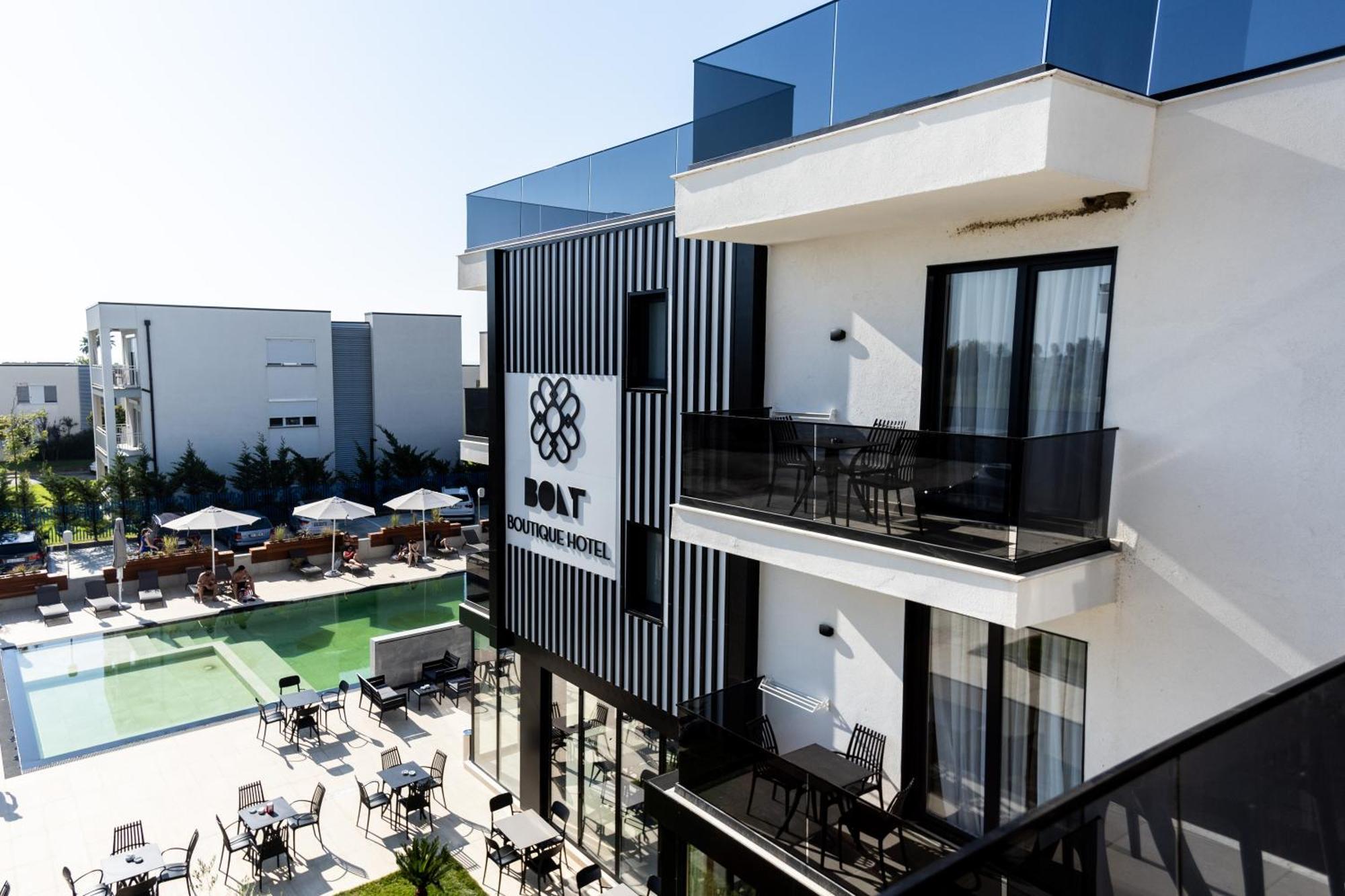 Bolt Boutique Hotel Lezhe Bagian luar foto