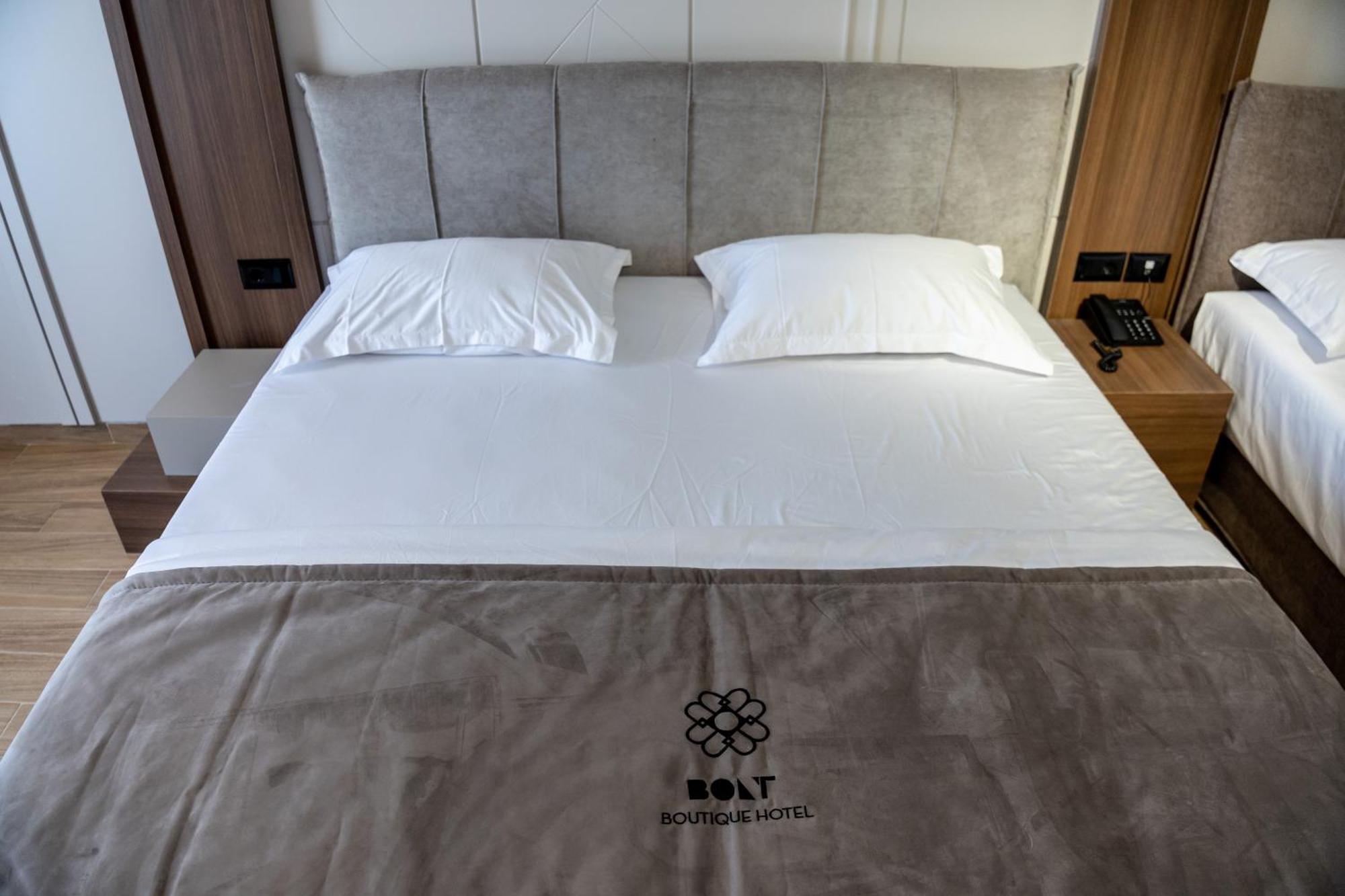Bolt Boutique Hotel Lezhe Bagian luar foto